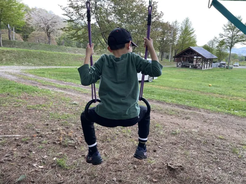 キャンプ場に自分だけのブランコをつくっちゃおう！スラッカーズ